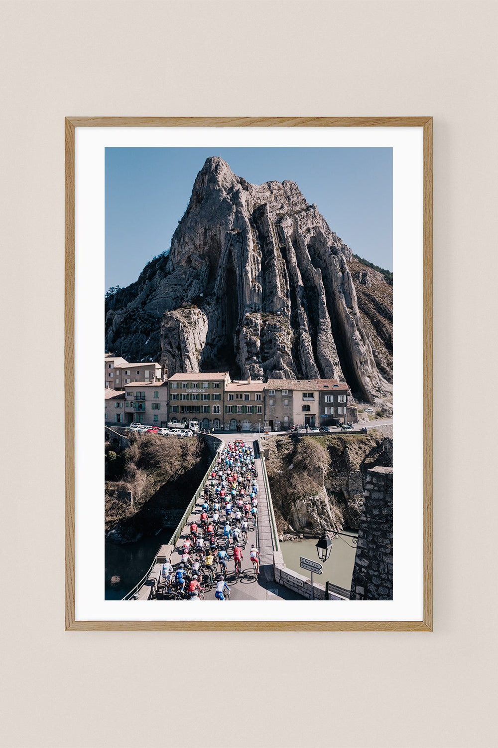 Peloton leaving Sisteron
